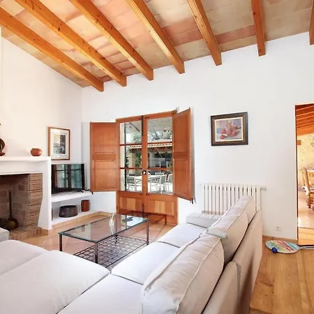 Near And Crystalline Beaches Of Cala Sant Vicenc By Renthousing ポレンサ